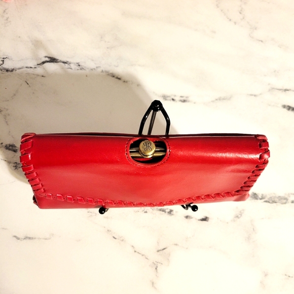 NWT HOBO Gorgeous Cherry Red 'Spirit' Leather Wallet With Wanderlust Lining - Picture 2 of 6